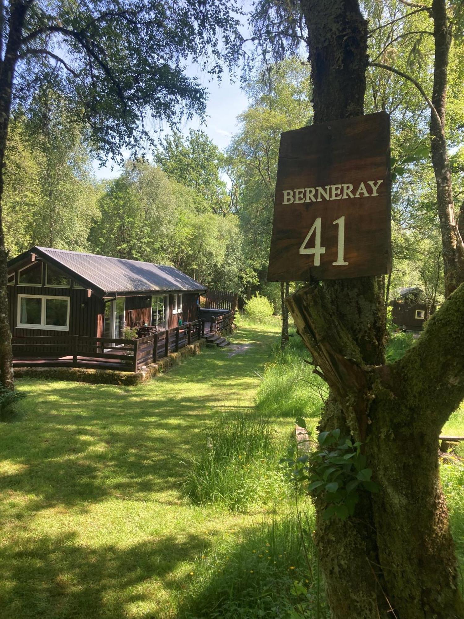 Loch Aweside Forest Cabins Dalavich Номер фото
